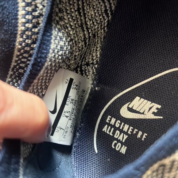 Nike Air sneakers women’s 7 - Picture 4 of 5